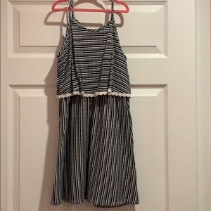 Girls black and white casual dress